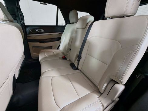 Used 2018 Ford Explorer XLT w/ Equipment Group 202A AWD/4WD image 25