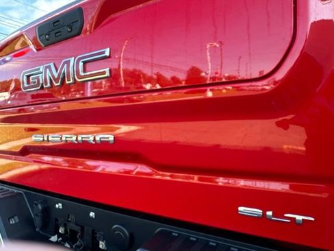 Used 2022 GMC Sierra 1500 SLT w/ SLT Premium Plus Package AWD/4WD image 27