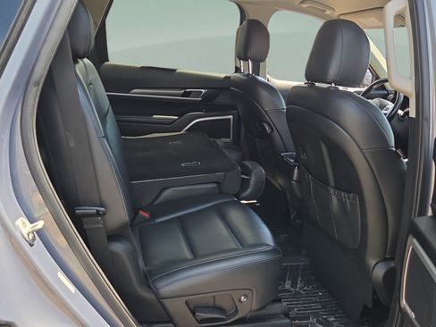 Used 2021 Kia Telluride LX FWD image 19