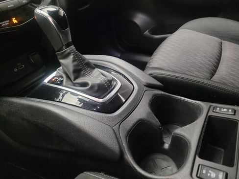 Used 2020 Nissan Rogue SV AWD/4WD image 26