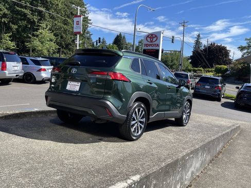 Certified 2025 Toyota Corolla Cross XLE FWD image 7