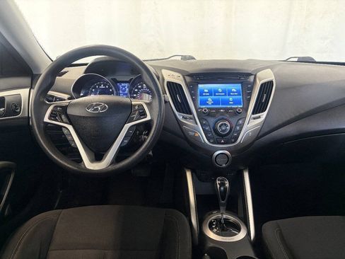Used 2013 Hyundai Veloster FWD image 12