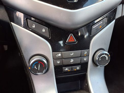 Used 2014 Chevrolet Cruze LT FWD image 25