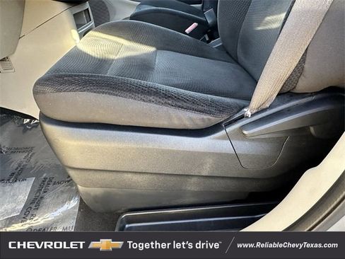 Used 2018 Dodge Grand Caravan SE w/ UConnect Hands-Free Group image 27