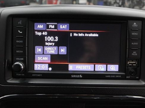 Used 2019 Dodge Grand Caravan SE w/ UConnect Hands-Free Group image 14