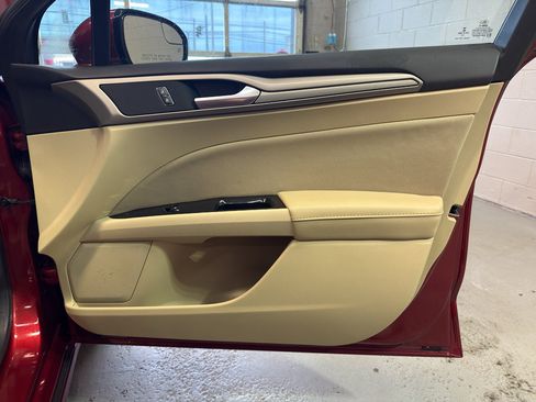 Used 2013 Ford Fusion SE FWD image 20