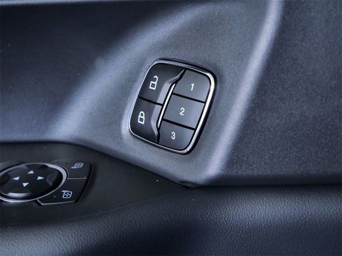 Used 2024 Ford Expedition Platinum image 30