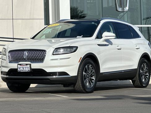 Used 2022 Lincoln Nautilus Reserve w/ Luxury Package image 7