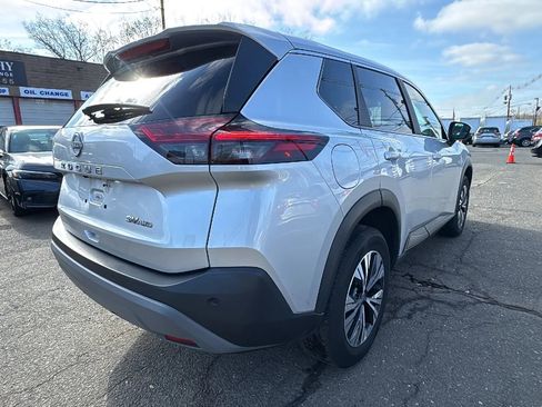 Used 2023 Nissan Rogue SV image 5