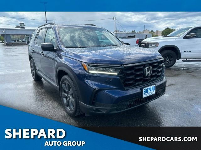 Used 2025 Honda Pilot Sport image 1