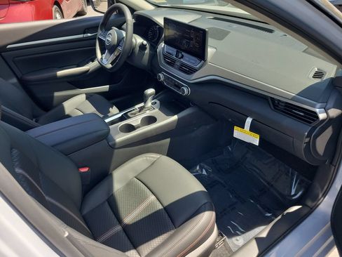 New 2026 Nissan Altima 2.5 SR FWD image 11