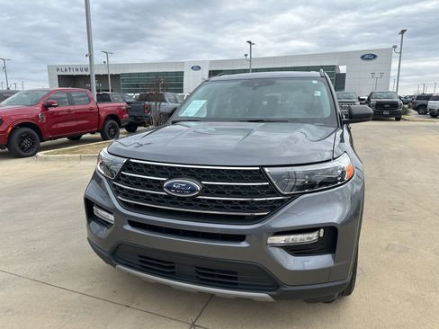 Used 2022 Ford Explorer XLT w/ Equipment Group 202A image 27
