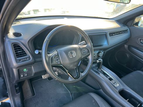Used 2019 Honda HR-V Sport image 18