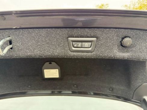 Used 2018 BMW 540i xDrive w/ M Sport Package image 7