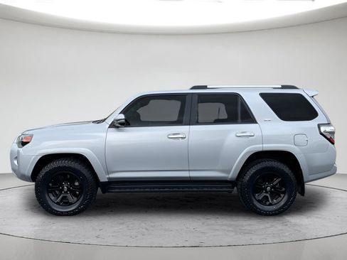 Certified 2020 Toyota 4Runner SR5 Premium AWD/4WD image 6