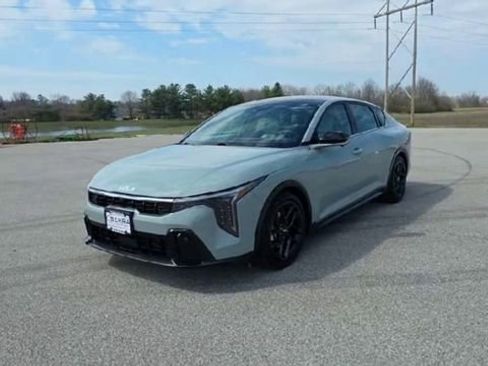 Used 2025 Kia K4 GT-Line Turbo image 3