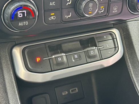 Used 2020 GMC Acadia SLE image 25