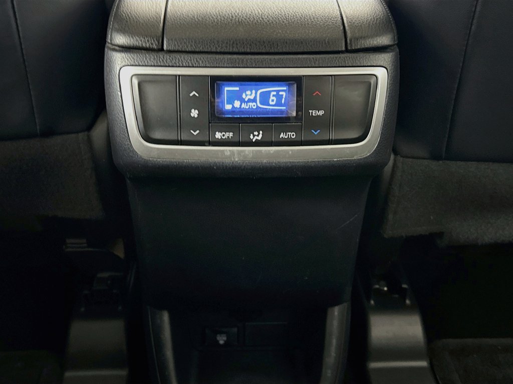 Used 2015 Toyota Highlander XLE AWD/4WD image 30