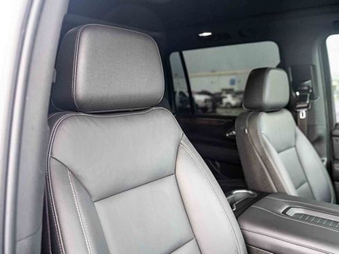 Used 2021 Chevrolet Suburban LT RWD image 27