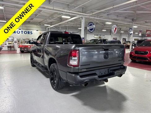 Used 2022 RAM 1500 Big Horn w/ Night Edition AWD/4WD image 3