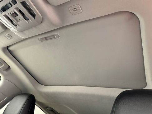 Certified 2024 Toyota Highlander XLE image 19