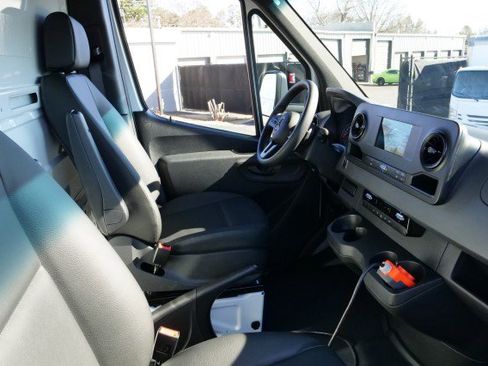 Used 2023 Mercedes-Benz Sprinter 3500 w/ Acoustic Package image 41