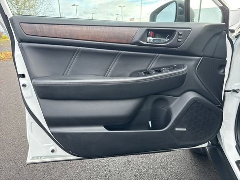 Used 2019 Subaru Outback 2.5i Limited w/ Popular Package #2 image 11