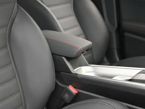 Used 2024 Dodge Hornet GT image 42