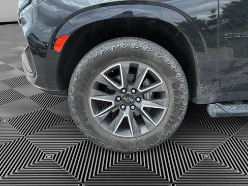Used 2023 Chevrolet Suburban Z71 AWD/4WD image 9