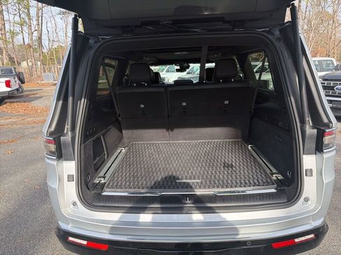 Used 2024 Jeep Grand Wagoneer L Series III image 25