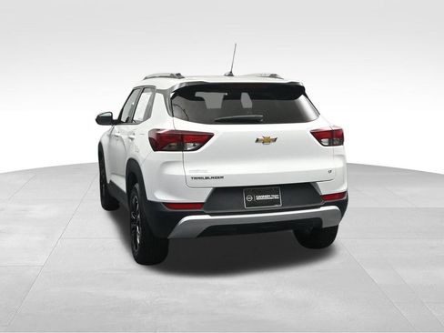 Used 2023 Chevrolet TrailBlazer LT w/ Convenience Package FWD image 4