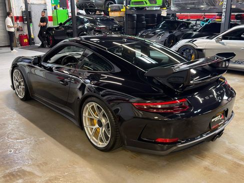 Used 2018 Porsche 911 GT3 RWD image 11