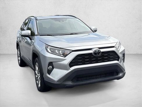Used 2020 Toyota RAV4 XLE Premium FWD image 3