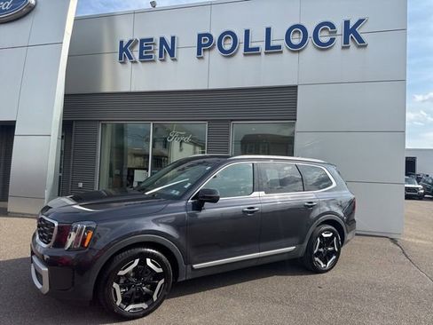 Used 2025 Kia Telluride S AWD/4WD image 2