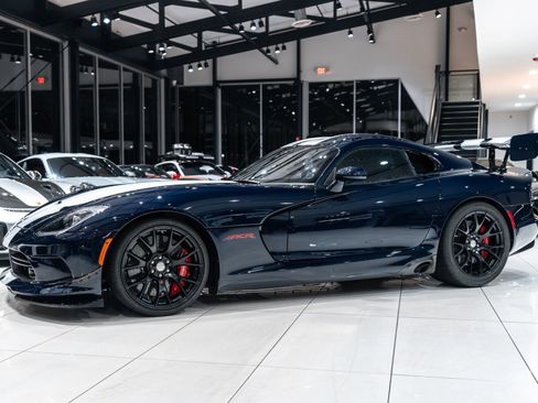Used 2016 Dodge Viper ACR RWD image 2
