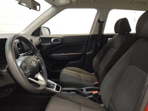Used 2021 Hyundai Venue SE FWD image 17