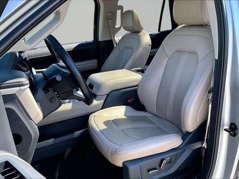Used 2024 Ford Expedition Limited AWD/4WD image 21