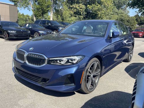 Used 2023 BMW 330i Sedan w/ Premium Package RWD image 3