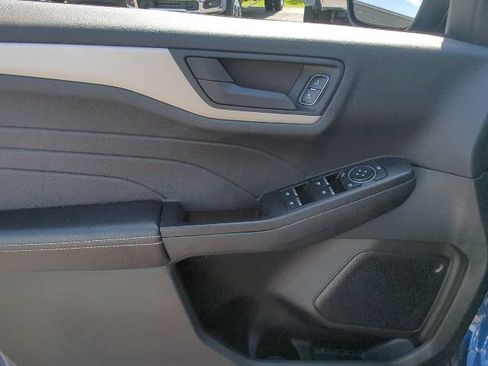 Used 2022 Ford Escape SE w/ SE Sport Appearance Package AWD/4WD image 11