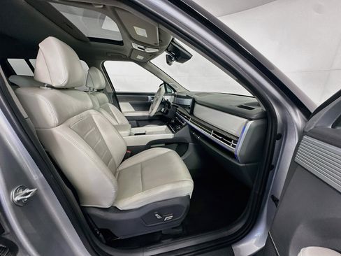 Used 2025 Hyundai Santa Fe Limited FWD image 34