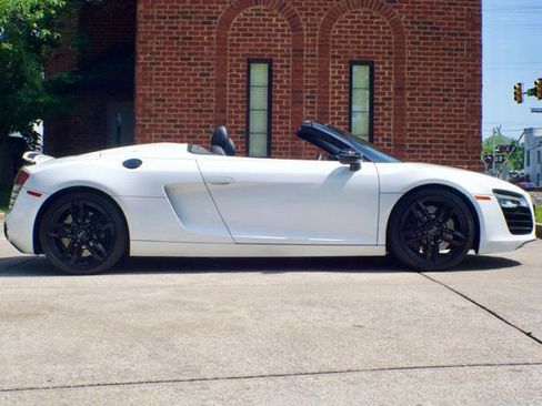 Used 2014 Audi R8 V8 w/ Convenience Package AWD/4WD image 4