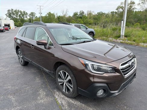 Used 2019 Subaru Outback 2.5i Limited AWD/4WD image 10