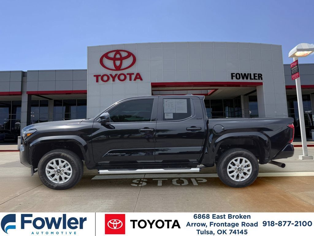 Certified 2025 Toyota Tacoma SR5 AWD/4WD image 8