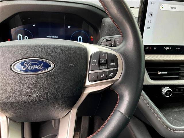 Used 2025 Ford Explorer Active w/ Active Comfort Package RWD image 17