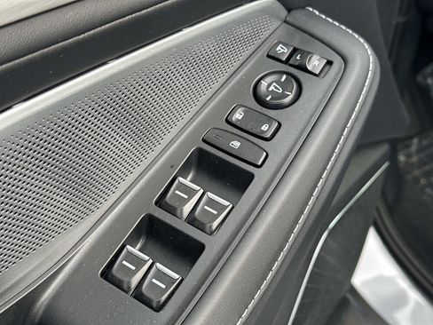 Certified 2025 Acura MDX FWD w/ Technology Package image 18