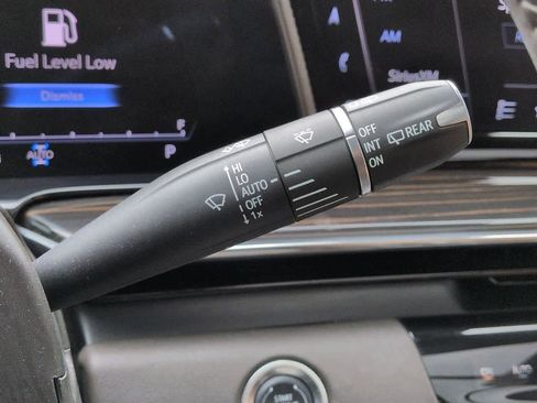 Used 2024 Cadillac Escalade Sport w/ LPO, ONYX Package image 28