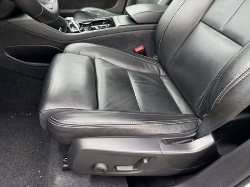 Used 2023 Volvo XC40 B5 Plus w/ Driver Assist Package image 3