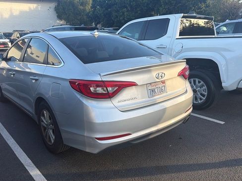 Used 2016 Hyundai Sonata SE image 2