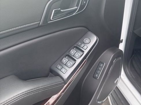 Used 2019 GMC Yukon SLT AWD/4WD image 12