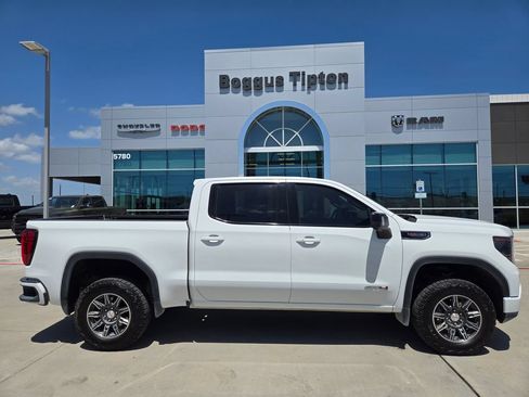 Used 2025 GMC Sierra 1500 AT4 AWD/4WD image 2